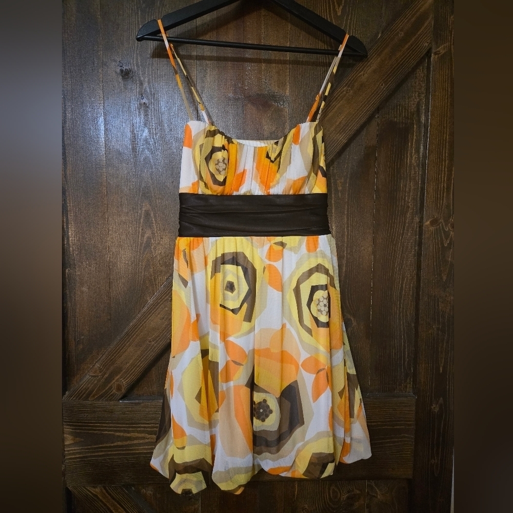 Y2K Sleeveless Dress with Brown Accents